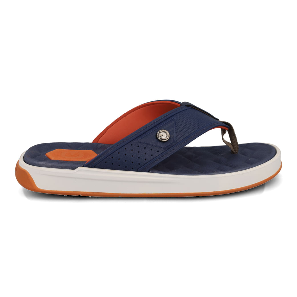 Chinelo masculino Cartago azul com detalhes laranja e cinza, tiras largas e solado de borracha antiderrapante